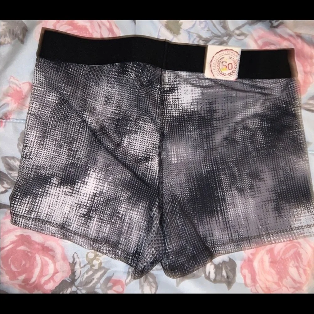 SO Dotty Black and White workout shorts- size Large - **NEVER WORN** - Picture 7 of 7